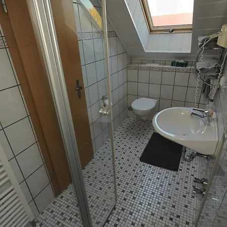 Zum Paradies Gasthof *